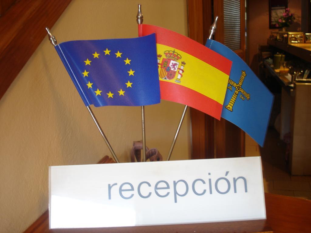 Hotel Monte Y Mar Colunga Kültér fotó